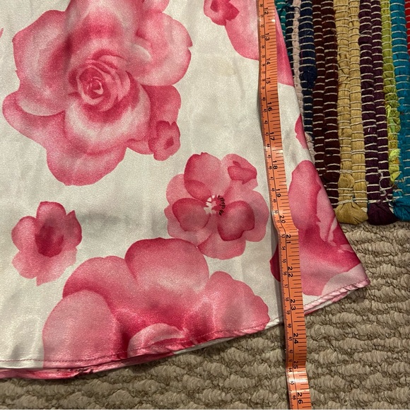 Pink and white satin silk dress - Picture 5 of 5